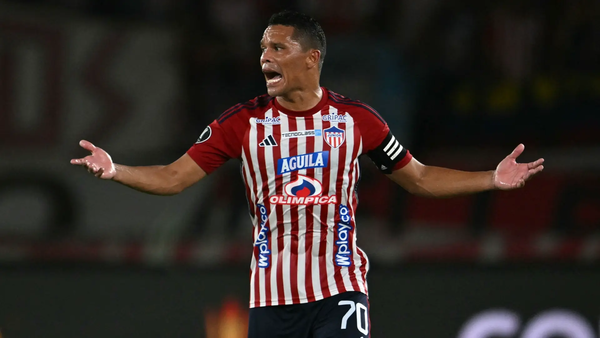 Carlos Bacca, la carta goleadora que Olimpia busca para el 2025