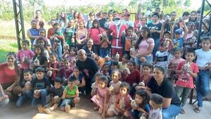 “Amigos de Jesús” entregaron más de 3.000 pan dulce en Itapúa