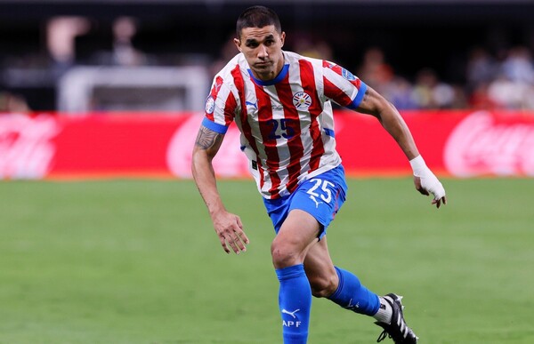 Olimpia muestra interés en Gustavo Velázquez para reforzar su defensa