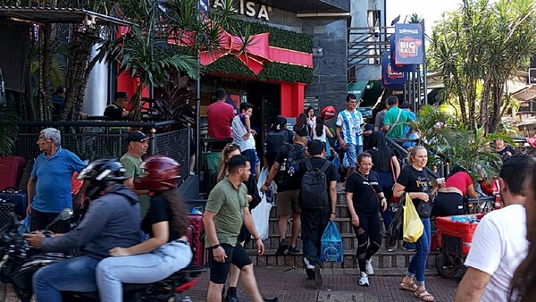 Pese a devaluación del real, despegan compras navideñas en Ciudad del Este