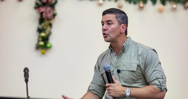 Las remesas alcanzan un nivel récord mientras el oficialismo "premia" a los radicados en el exterior con más trabas para votar