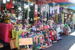 Mercado 4 abarrotado en vísperas de la noche buena - 1000 Noticias