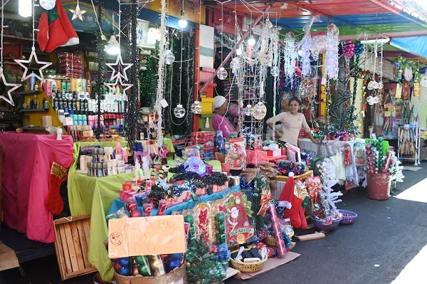 Mercado 4 abarrotado en vísperas de la noche buena - 1000 Noticias
