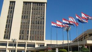 ¡Negra Navidad! Municipalidad de Asunción aún no paga a jubilados