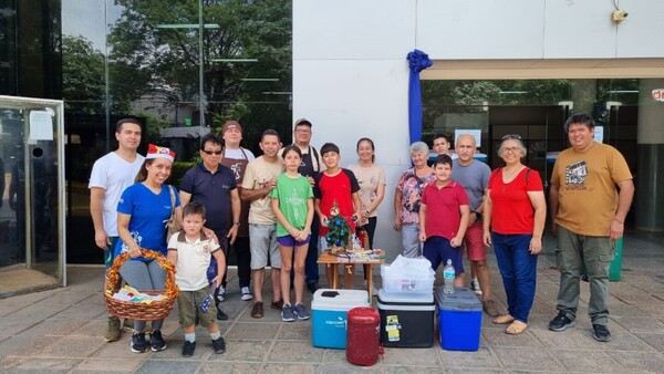 El noble gesto solidario de compartir alimentos en el Hospital de Luque por Navidad