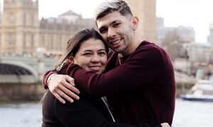 ¡Eso….! Julio Enciso llevó a su mamá para pasar con él la Navidad