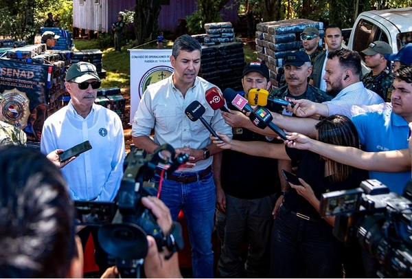Ejecutivo plantea diálogo con la DEA para orientar la lucha contra el crimen organizado