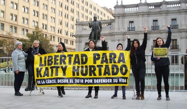 Chile: Gabriel Boric indulta a mujer que mató a su exesposo en defensa propia
