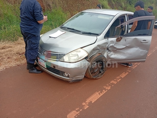 Accidente deja a ocupantes de una motocicleta heridos en Yatytay