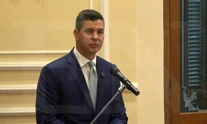 Peña promulga Ley de Pensión para Adultos Mayores