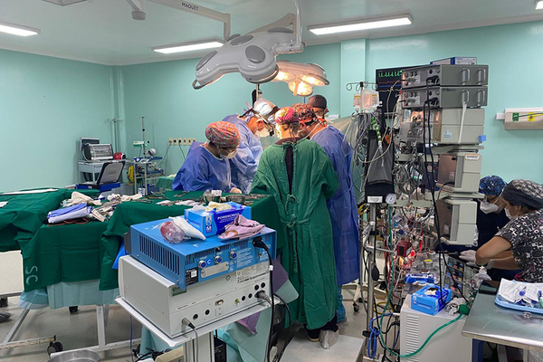 Como regalo de Navidad, joven recibe un nuevo corazón en Hospital San Jorge - trece
