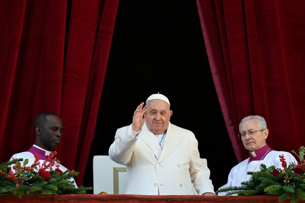 Papa Francisco pidió en mensaje de Navidad que "callen las armas" en Ucrania y Oriente Medio - 1000 Noticias