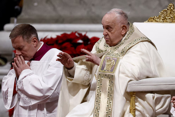 El papa pide en Navidad que «callen las armas» en el mundo - .::Agencia IP::.