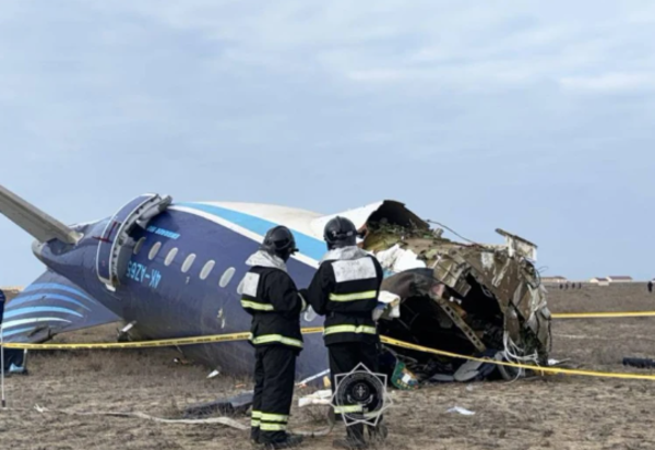Tragedia en Kazajistán: Avión pierde el control y se estrella