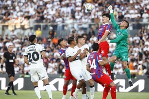 Versus / Fútbol paraguayo: ¿Cuál fue el equipo más "viejo" y el más "joven" del 2024?