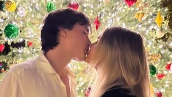 ¡Luana Alonso a los besos en Navidad con el novio que le sacó de las plataformas tie’y