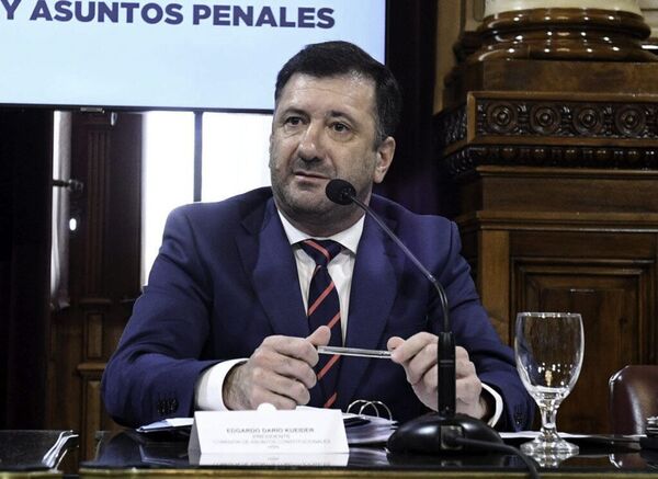 Kueider ya dejó de figurar como senador en Argentina tras su detención en Paraguay