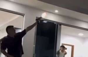 Video: joven realiza criminal disparo al aire en Coronel Oviedo - Policiales - ABC Color