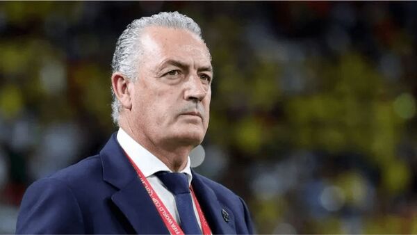 Gustavo Alfaro, entre los mejores entrenadores de la temporada 2024 según El País de Uruguay