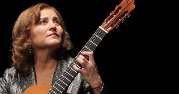 Diario HOY | Berta Rojas conmueve con magistral interpretación de “Noche de Paz”