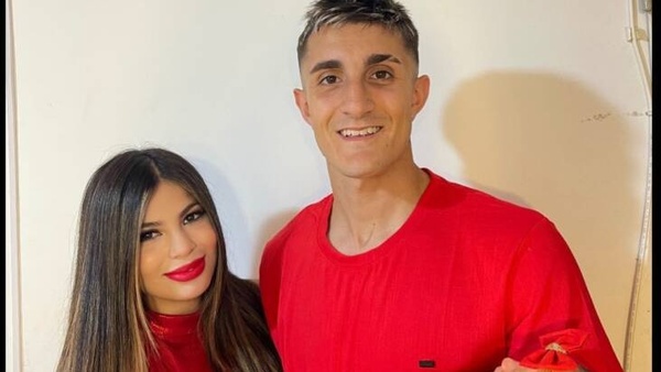 Pelotero argentino vino a Paraguay a celebrar la Navidad con cuerona hincha del Ciclón