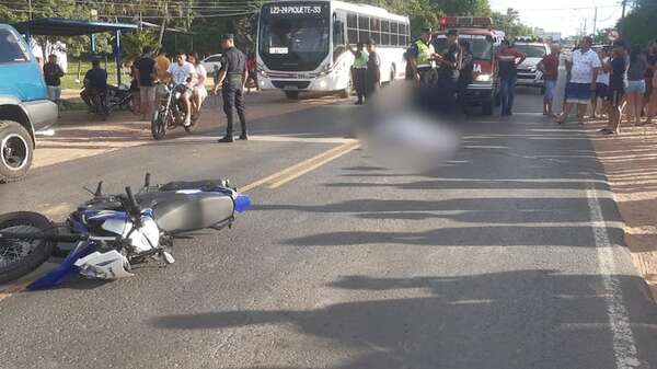 Video: trágico accidente en Limpio deja un motociclista fallecido - Policiales - ABC Color