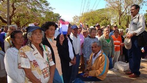 Ejecutivo reglamenta la ley de pensión para adultos mayores