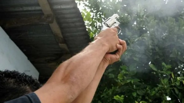 Denuncian a hermano de diputado por realizar disparos al aire en Lambaré - 1000 Noticias