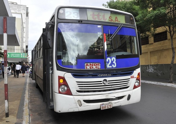 Cuestionan que en plena fiestas se presente proyecto de reforma del transporte público - 1000 Noticias