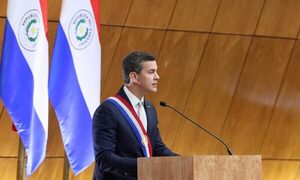 En julio, Peña presentó su primer informe de gestión, pero antes rindió examen con HC