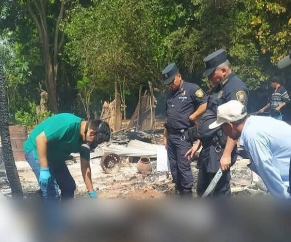 Doñita falleció en incendio de su casa y sospechan que habría sido homicidio