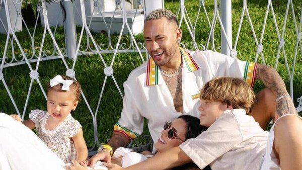 Neymar anuncia que será padre de una niña