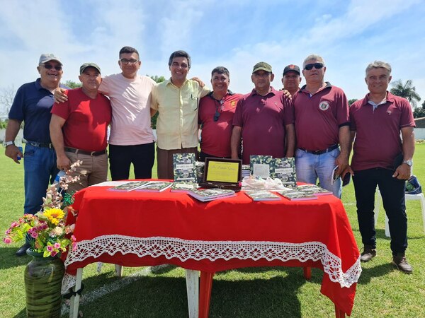 Lanzan libro que relata experiencias de soldados en la gesta del 2 y 3 de febrero de 1989 » San Lorenzo PY