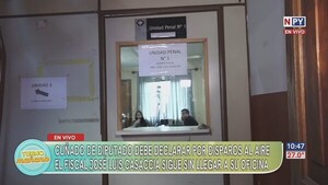 Luego de vergonzosas respuestas a los medios, el fiscal Casaccia no aparece en su oficina