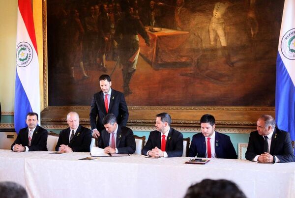 Presidente Benítez Riera participó en la promulgación de la ley que endurece penas por abuso sexual infantil