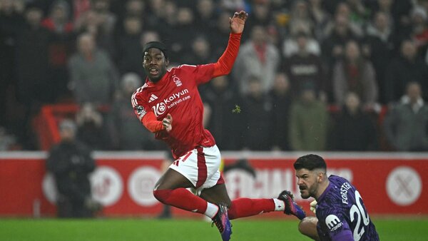 El Nottingham de Ramón Sosa alarga su sueño
