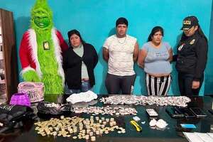 Video: el ‘Grinch’ detiene a vendedores de drogas en Perú - Mundo - ABC Color