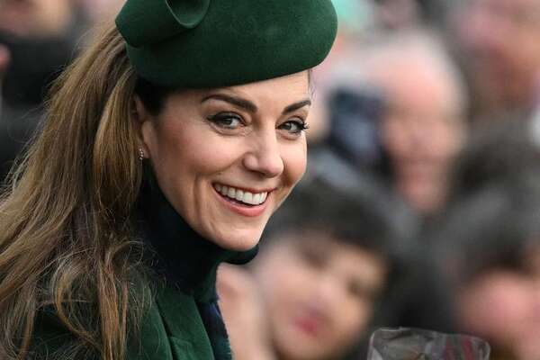 Kate Middleton se llevó todos los flashes al salir de la misa de Navidad en Sandringham - Gente - ABC Color