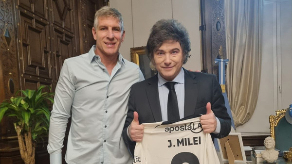 Martín Palermo y Milei en la Rosada