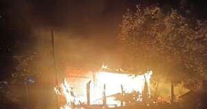 La Nación / Incendio de una casa se cobró la vida de una mujer septuagenaria