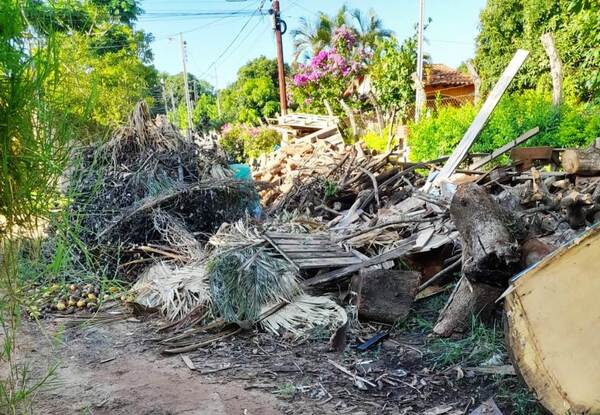Vertedero clandestino en pleno Bella Vista •
