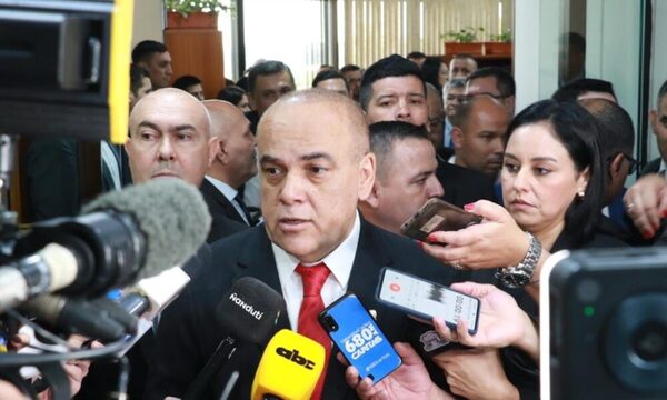 Disparos al aire: “Bachi” Núñez desaprueba actuación de Casaccia