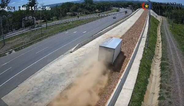 Video: rampa de frenado de Pedrozo evita nuevo accidente - Nacionales - ABC Color
