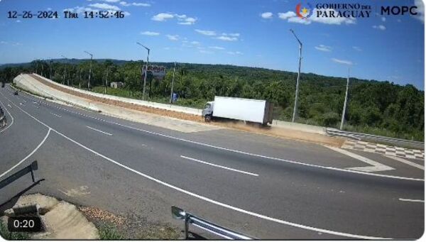 (VIDEO). Rampa de frenado de emergencia evita otro accidente vai