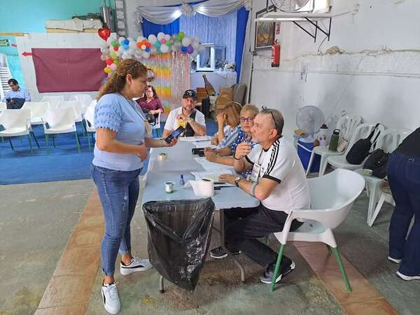 Santiago Peña valida plan cartista contra voto de paraguayos en el exterior - Política - ABC Color