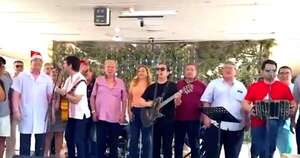 La Nación / Músicos llevaron serenata navideña