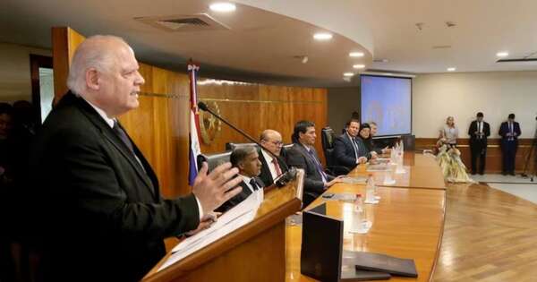 La Nación / Ministro Benítez Riera destaca avances tecnológicos