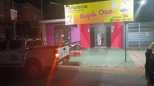Video: motochorros asaltan una pañalería en Luque - Policiales - ABC Color
