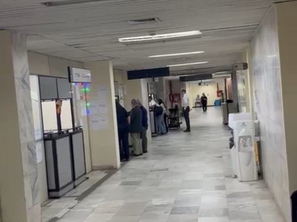 Jueces del fuero civil llegan tarde y recién firman documentos a partir de 9:00 horas