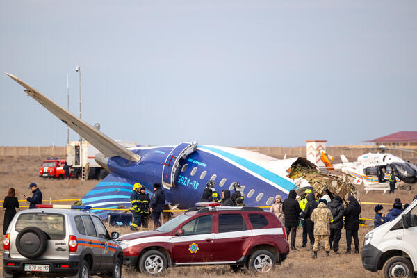 Misil ruso habría impactado al avión que cayó en Kazajistán - 1000 Noticias